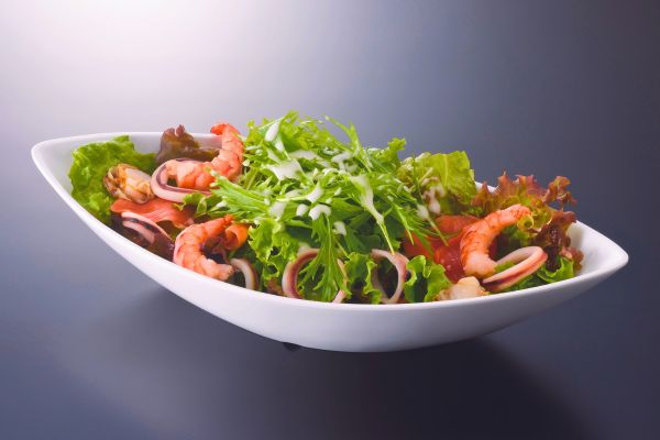 名物!海老と蒸し鶏の生春巻き