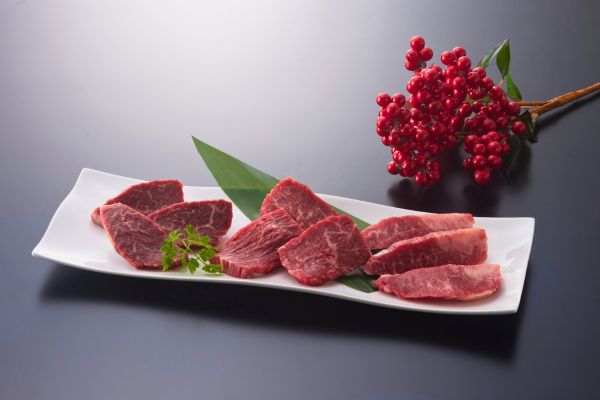 定番の焼肉三種食べ比べ